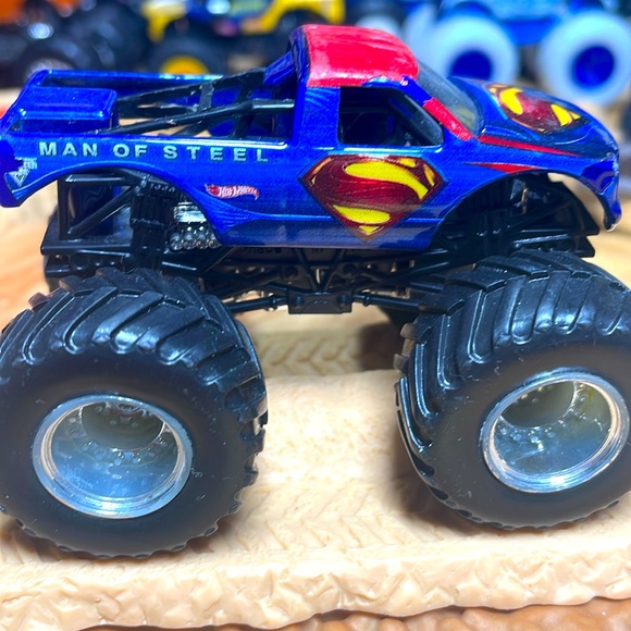 Man of Steel : Superman - Picture 3 of 3